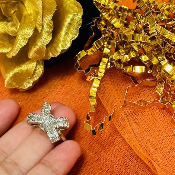 Clear cz stone silver bow ring size 7 - Picture 3 of 6